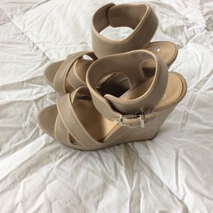 Gianni Bini beige ankle strap wedges 9.5